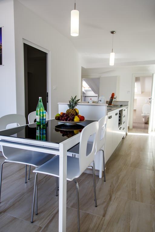 Nemira Sunny Apartments オミシュ 部屋 写真
