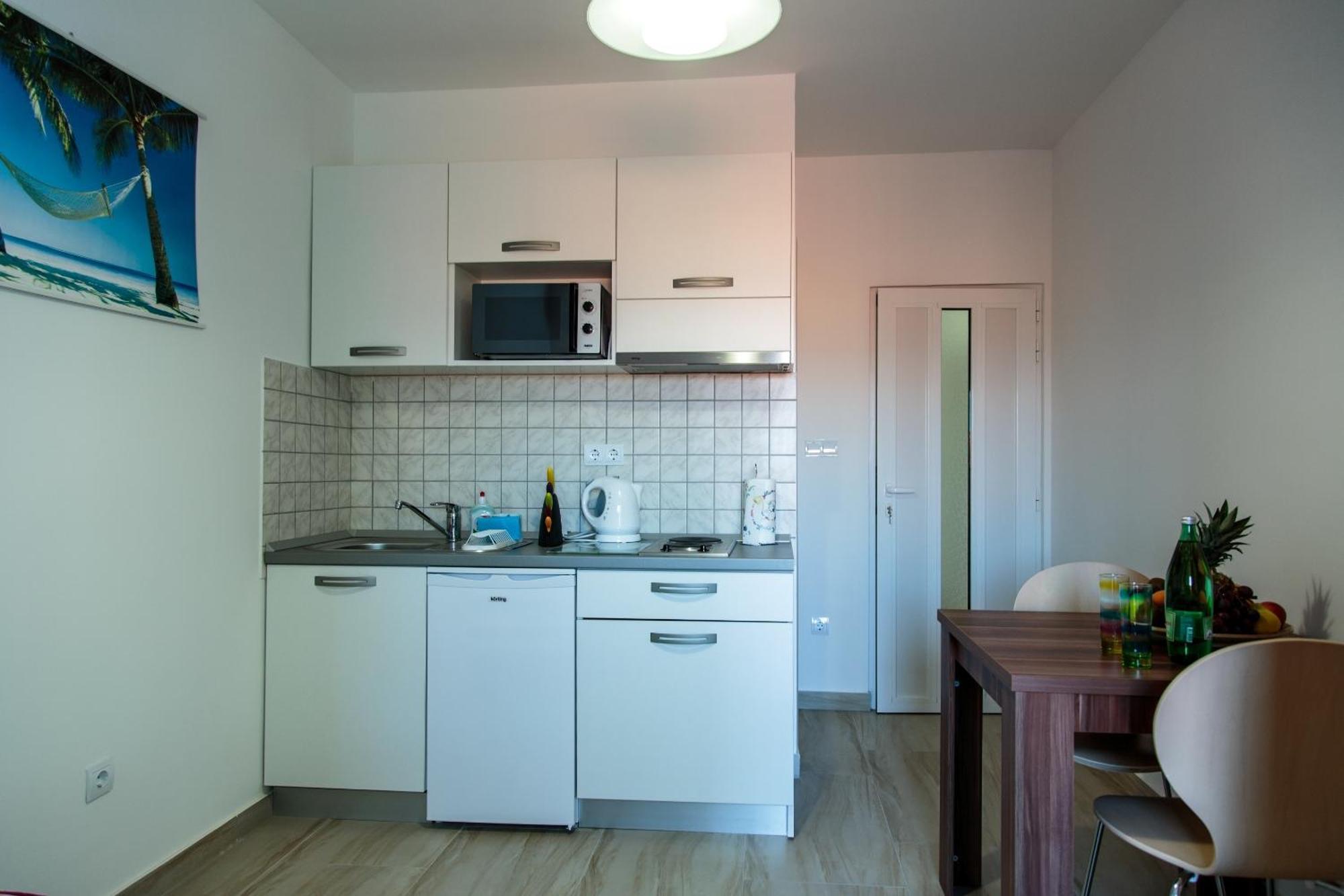 Nemira Sunny Apartments オミシュ 部屋 写真