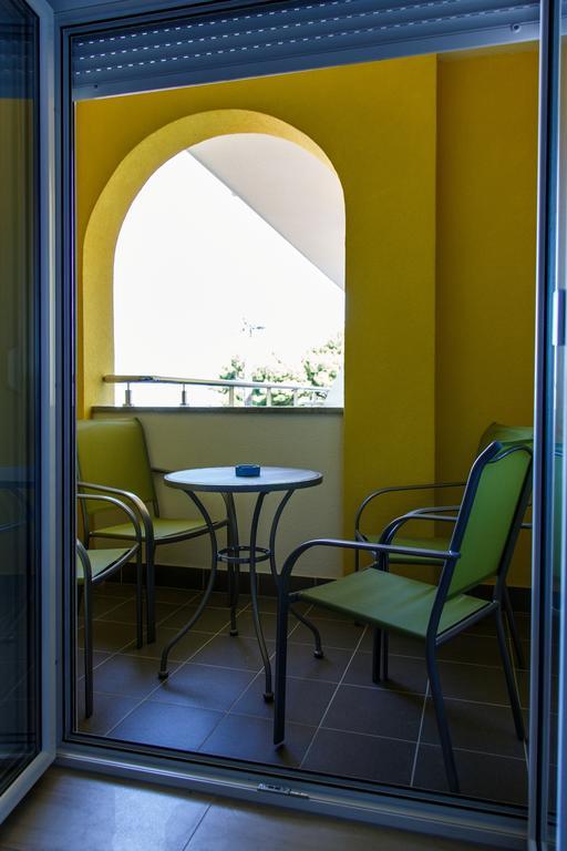 Nemira Sunny Apartments オミシュ 部屋 写真