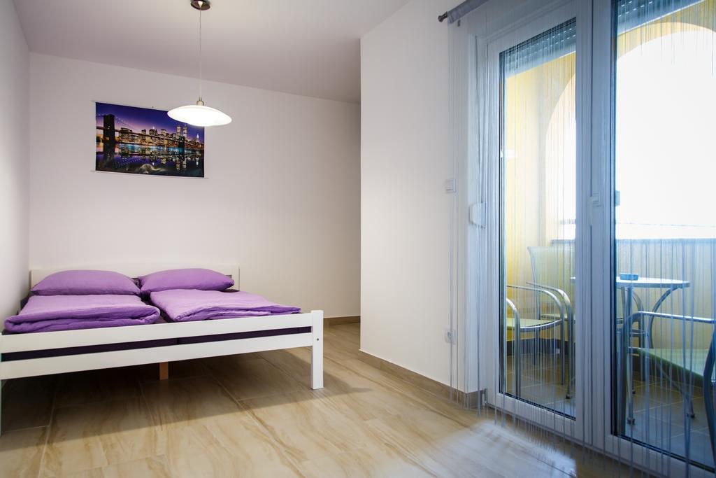Nemira Sunny Apartments オミシュ 部屋 写真